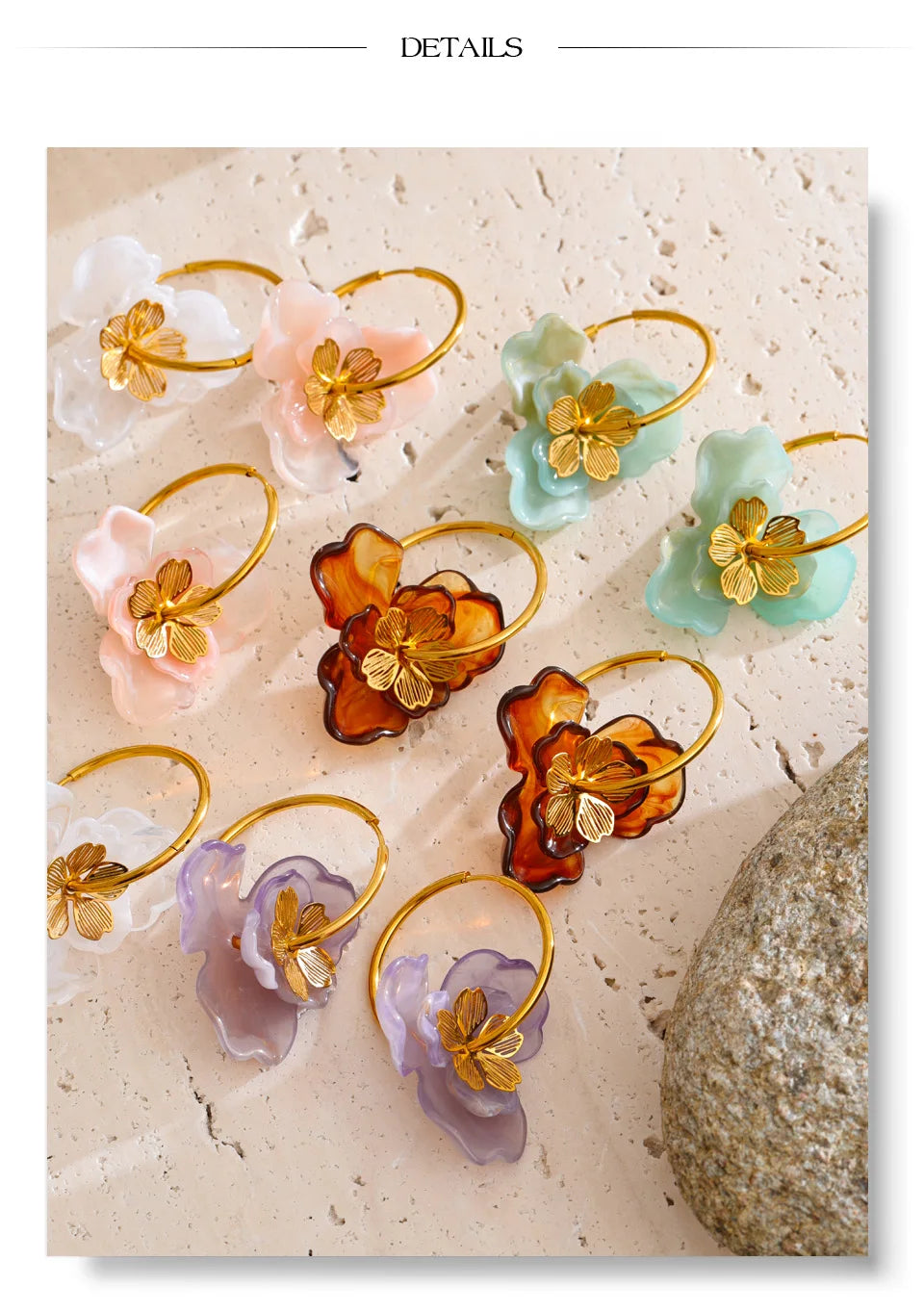 Resin flower earrings in gold-plated stainless steel with resin.