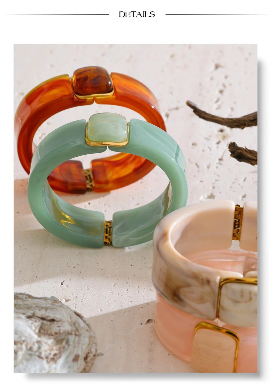 Green acrylic geometric bracelet in gold-plated stainless steel with acrylic.