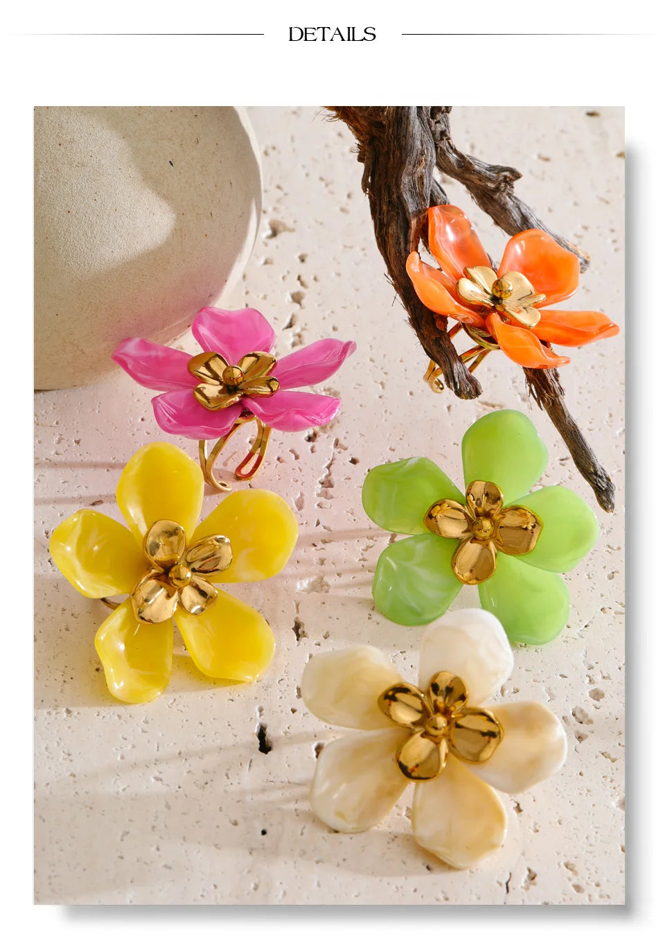 Resin flower ring in 18K gold-plated stainless steel with resin.