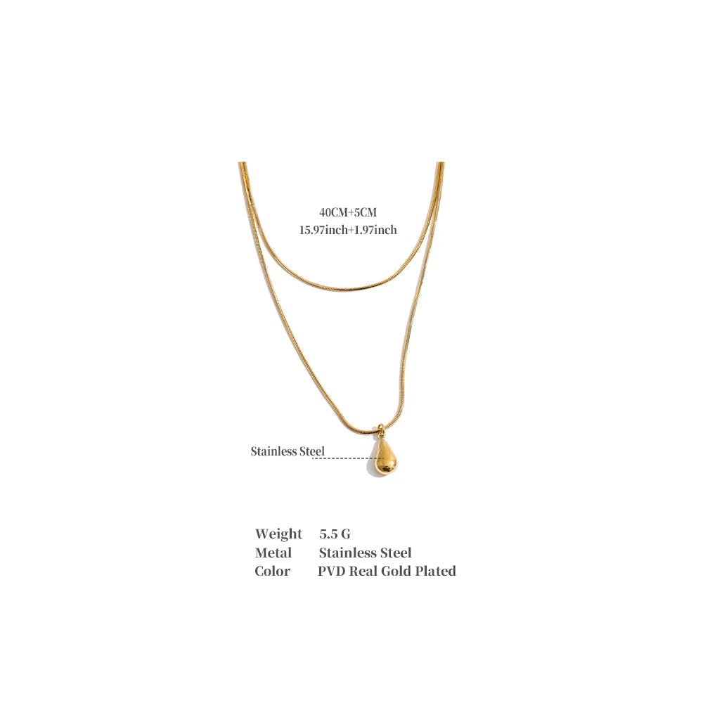 Geometric chain necklace in gold-plated stainless steel.
