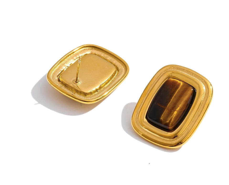 Natural stone geometric earrings in gold-plated stainless steel with natural stone.