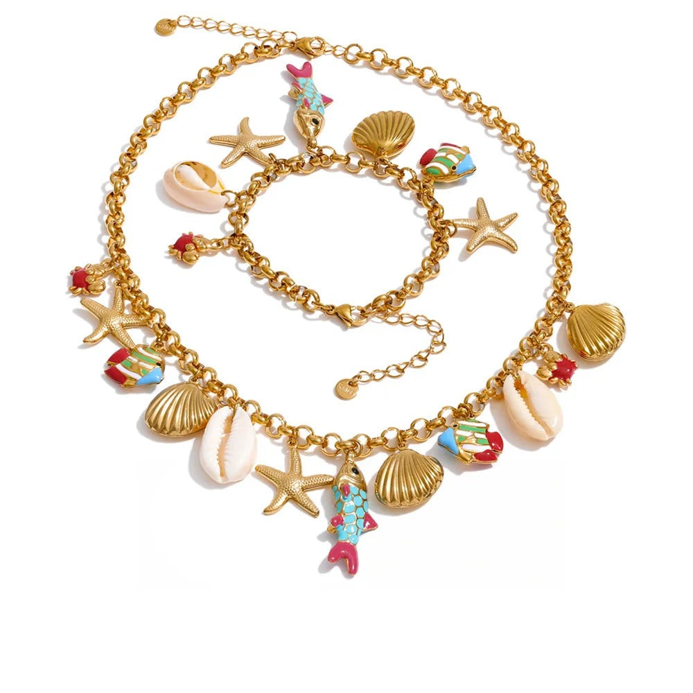 Gold-plated stainless steel necklace with shells and enamel.