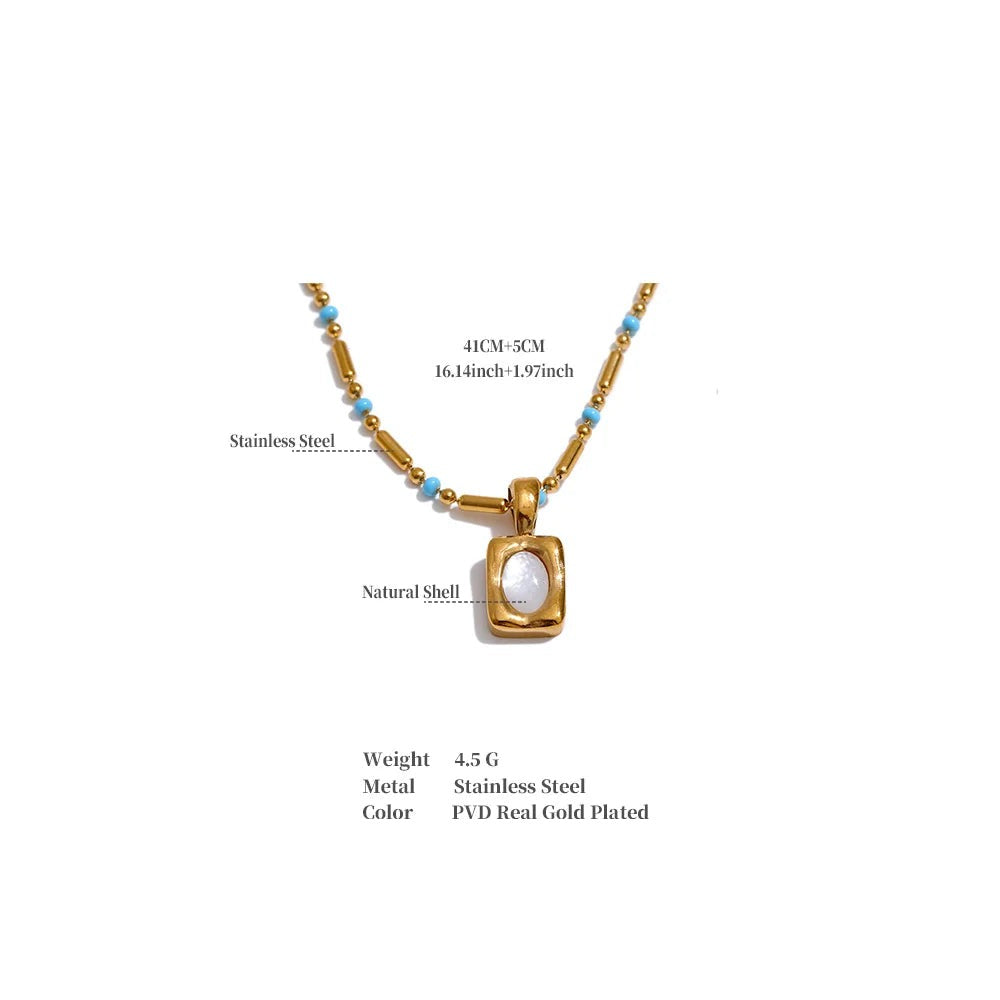 Shell geometric necklace in gold-plated stainless steel with shell.