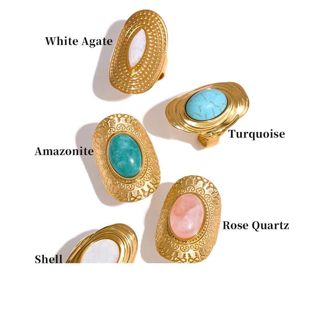 Green natural stone geometric ring in 18K gold-plated stainless steel with natural stone.