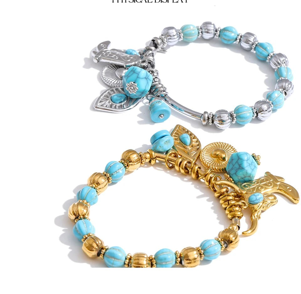 Natural stone heart beaded necklace in gold-plated stainless steel with natural stone.
