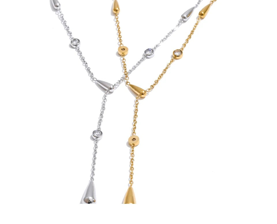 Cubic zirconia geometric chain necklace in gold-plated stainless steel with cubic zirconia.