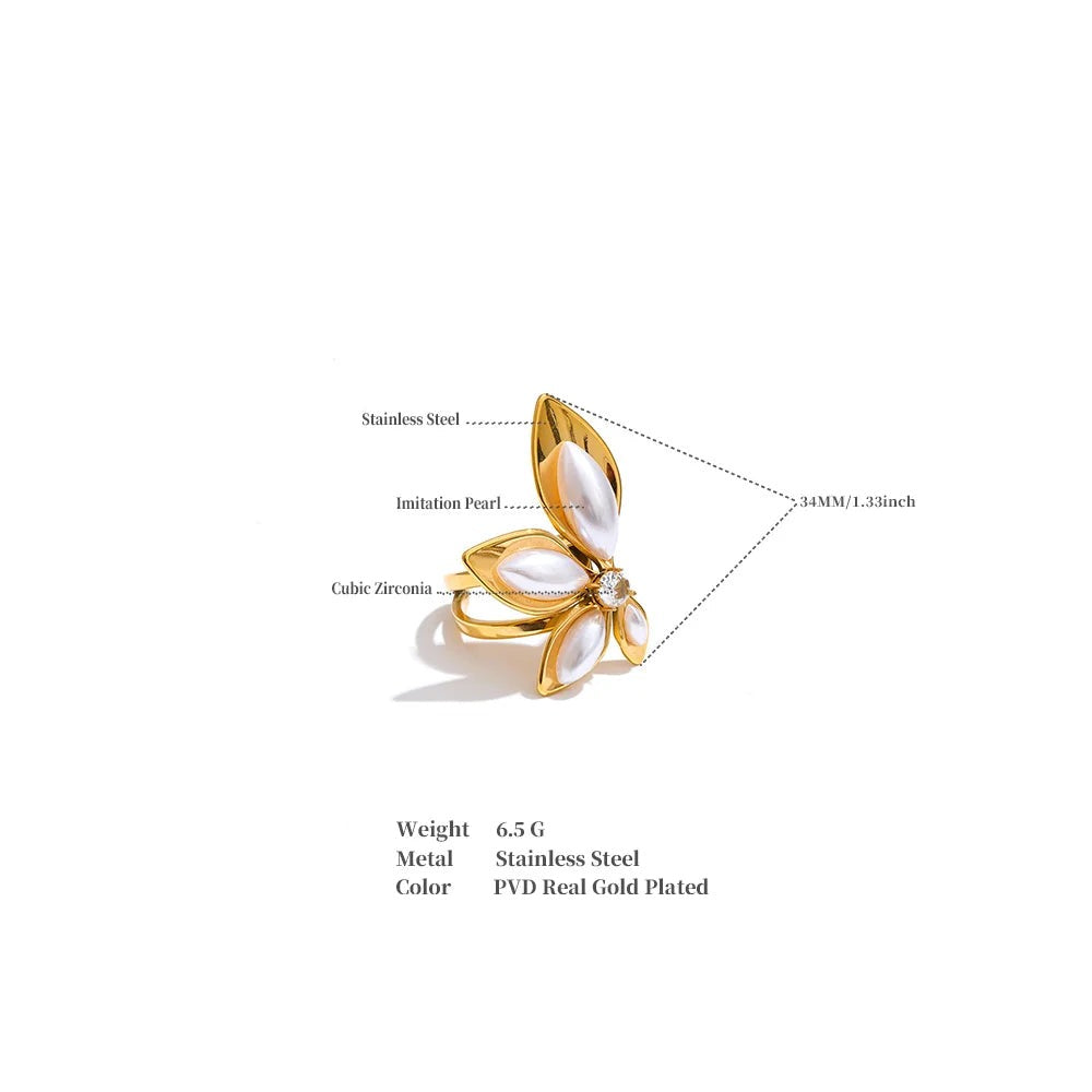 Pearl flower ring in 18K gold-plated stainless steel with pearl.