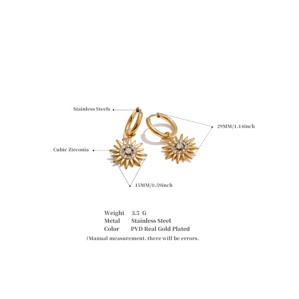 Cubic zirconia sun geometric earrings in gold-plated stainless steel with cubic zirconia.