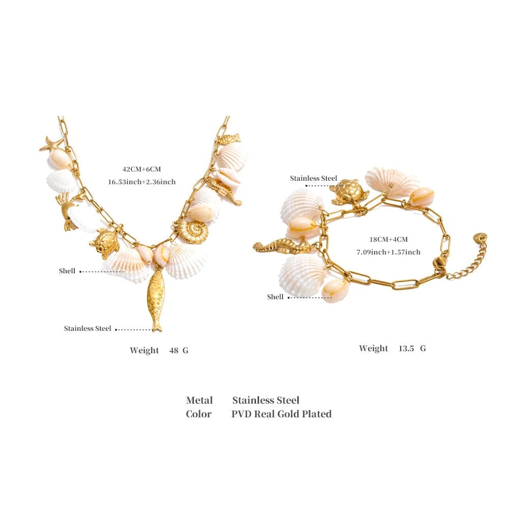 Shell geometric necklace in gold-plated stainless steel with shell.