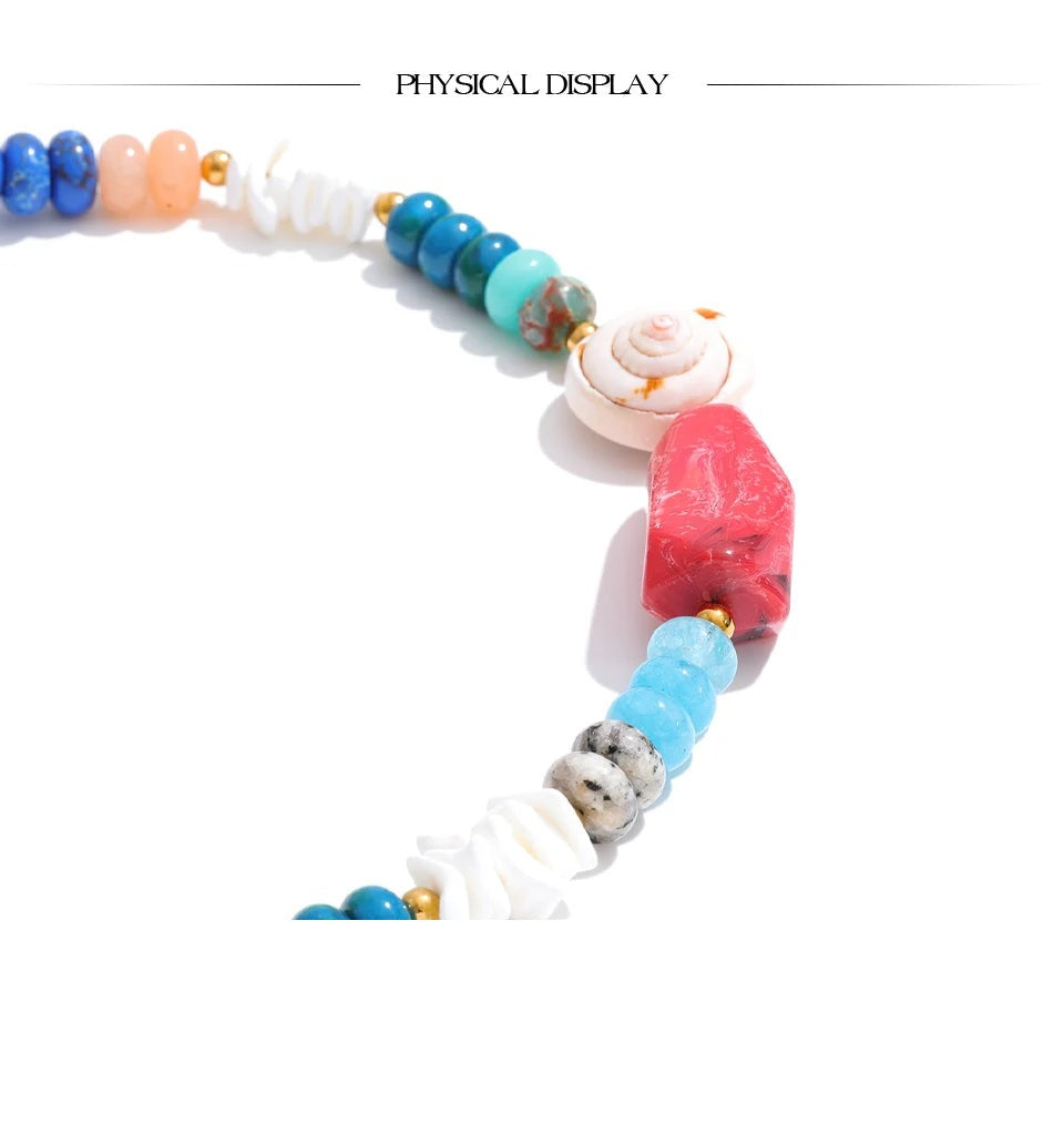 Shell resin natural stone necklace in gold-plated stainless steel with natural stone and shell.