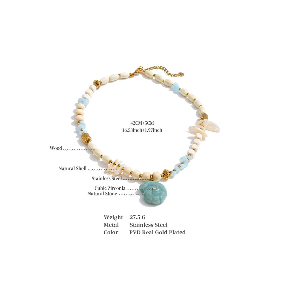 Shell natural stone beaded necklace in gold-plated stainless steel with natural stone and shell.