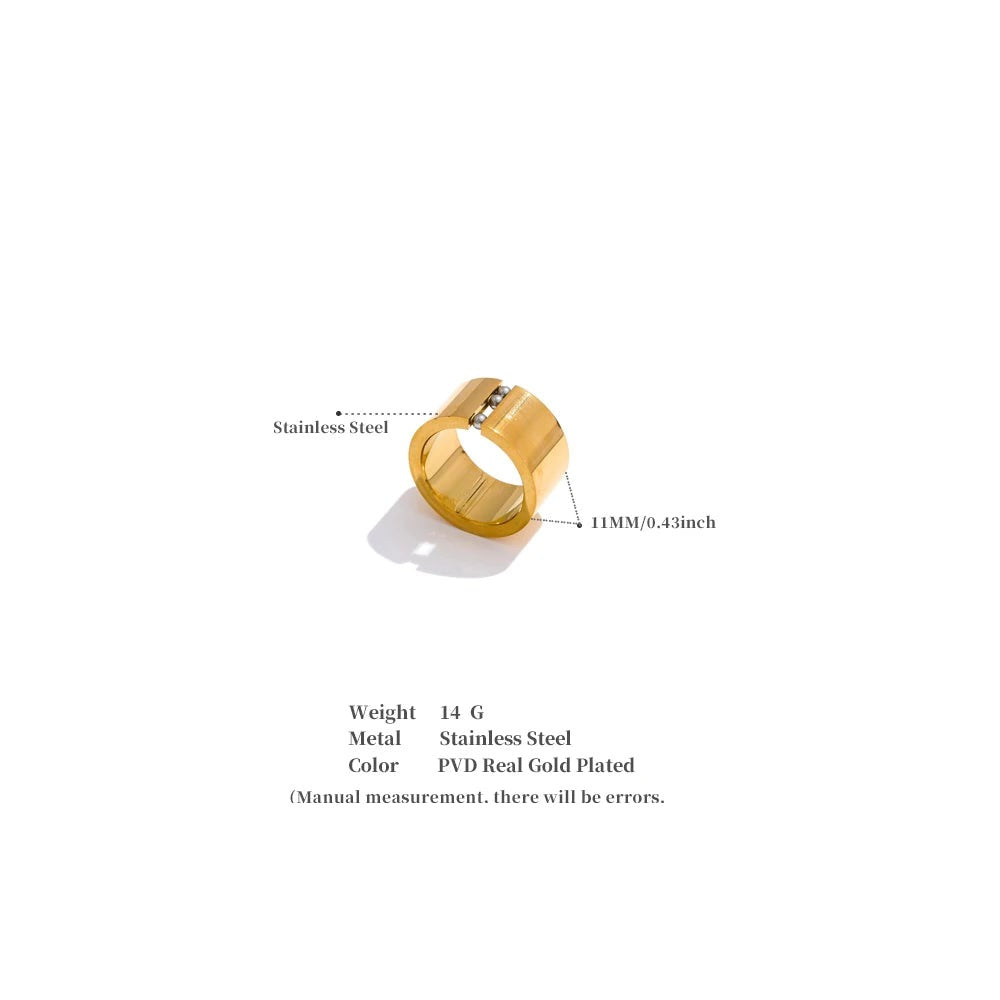 Geometric ring in gold-plated stainless steel.