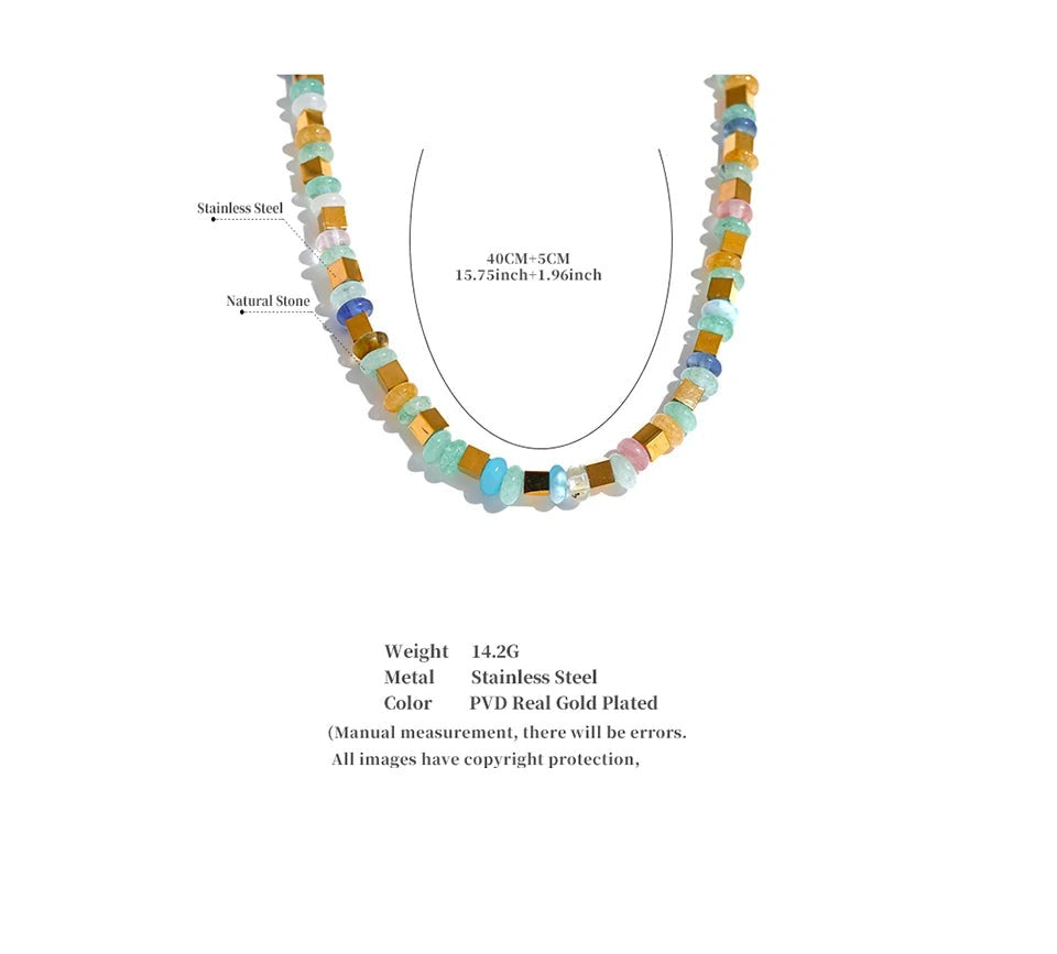 Natural stone beaded geometric necklace in gold-plated stainless steel with natural stone.
