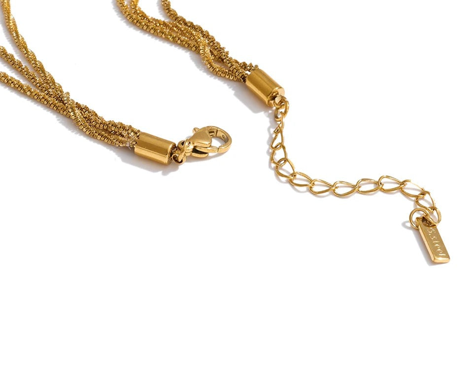 Pearl geometric chain necklace in gold-plated stainless steel with pearl.