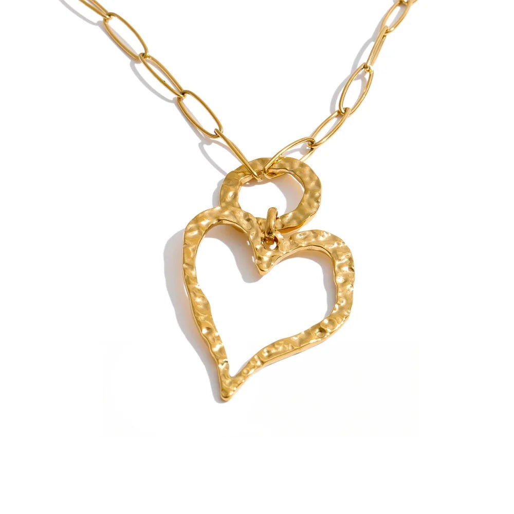 Gold-plated stainless steel necklace featuring a heart pendant.