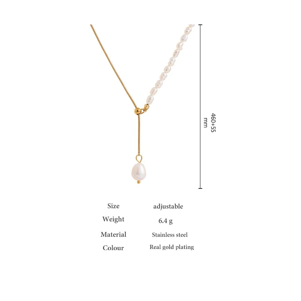 Freshwater pearl geometric chain necklace in gold-plated stainless steel with freshwater pearl.