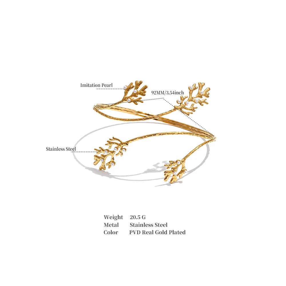 Pearl bracelet in gold-plated stainless steel with pearl.