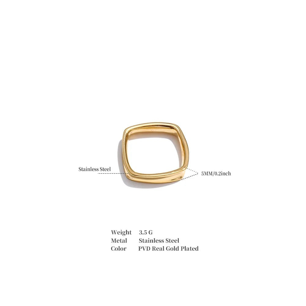 Minimalist geometric ring in 18K gold-plated stainless steel.