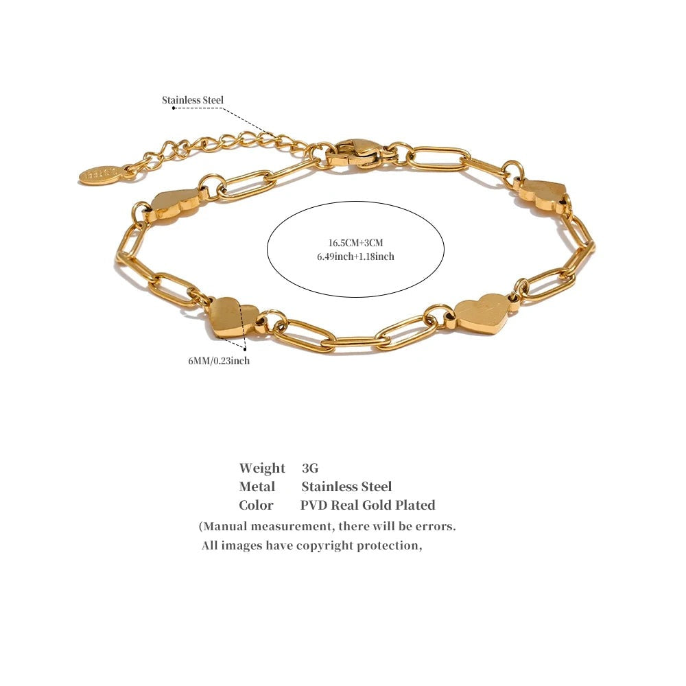 Heart chain necklace in gold-plated stainless steel.