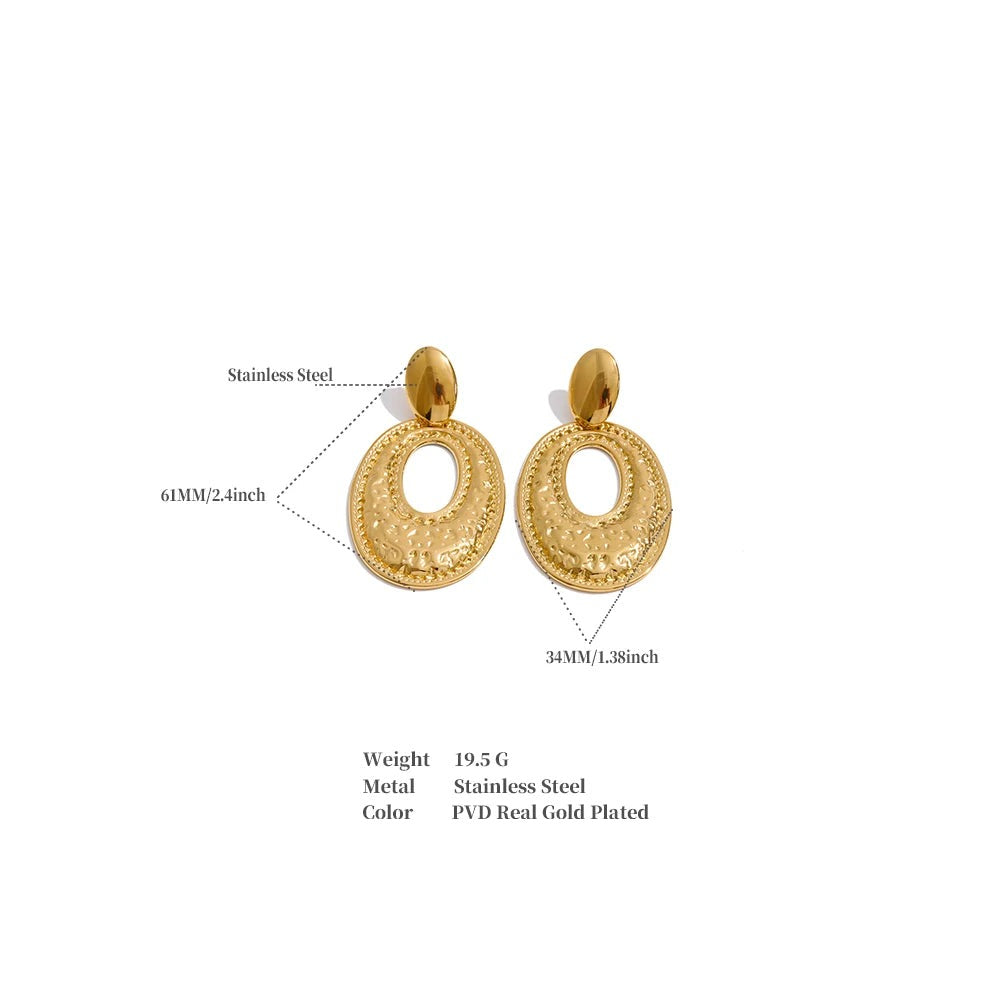 Geometric earrings in gold-plated stainless steel.