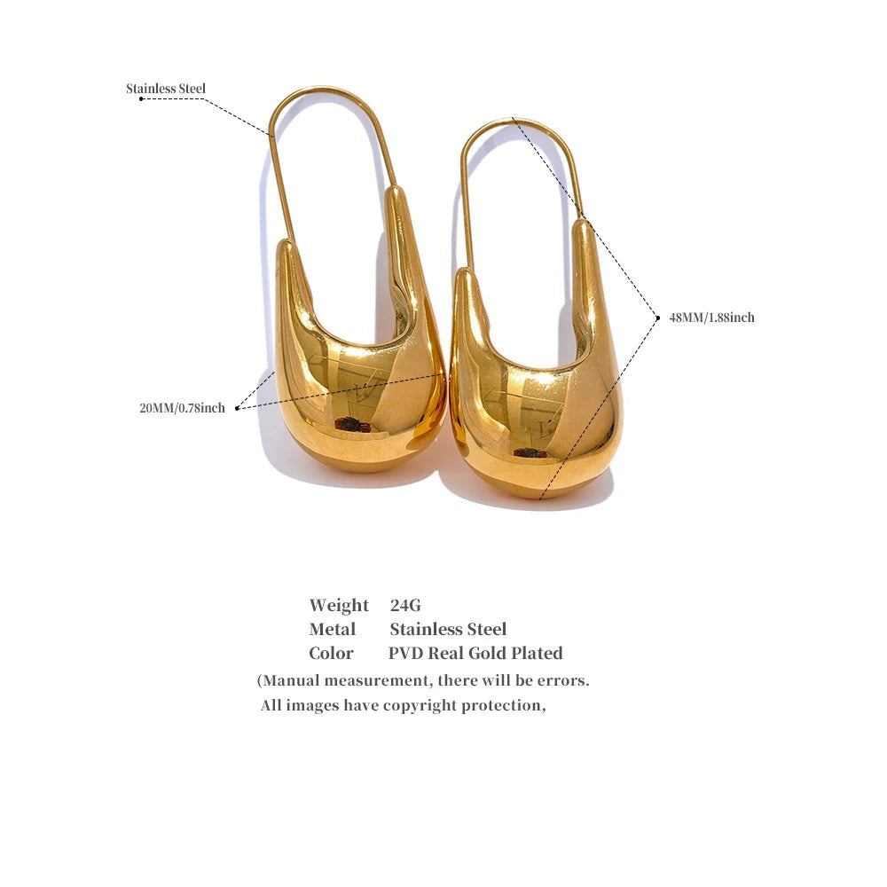 Geometric earrings in gold-plated stainless steel.