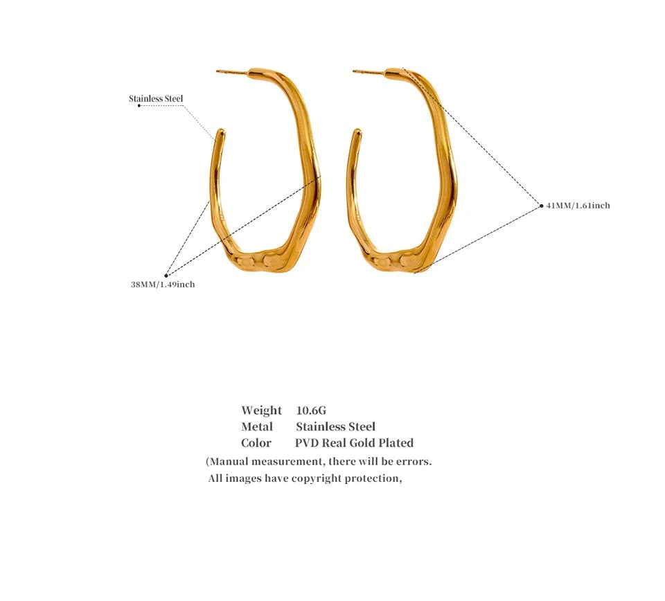 Minimalist geometric earrings in gold-plated stainless steel.