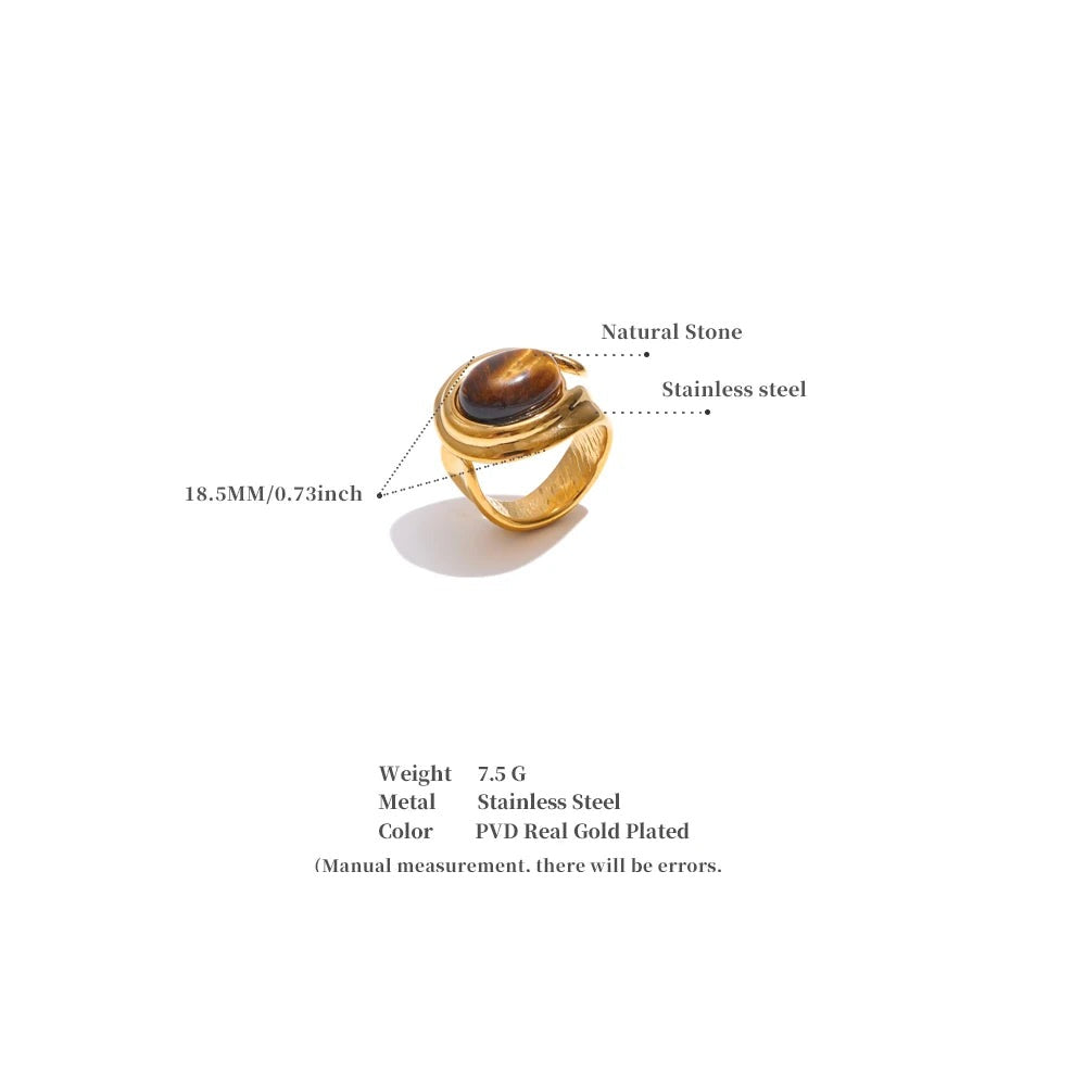 Natural stone geometric ring in gold-plated stainless steel with natural stone.