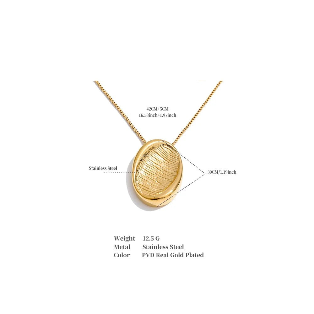 Geometric necklace in gold-plated stainless steel.
