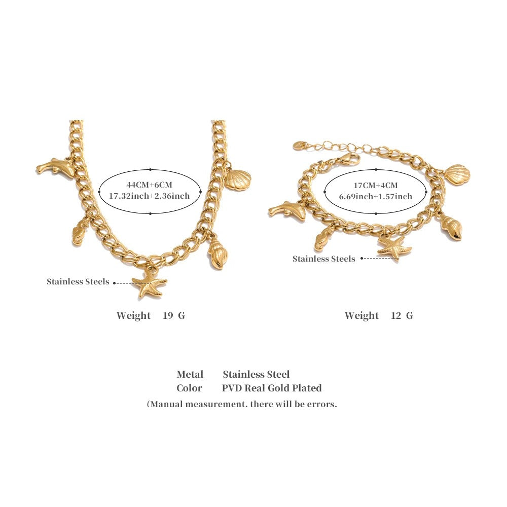 Shell star geometric necklace in gold-plated stainless steel with shell.