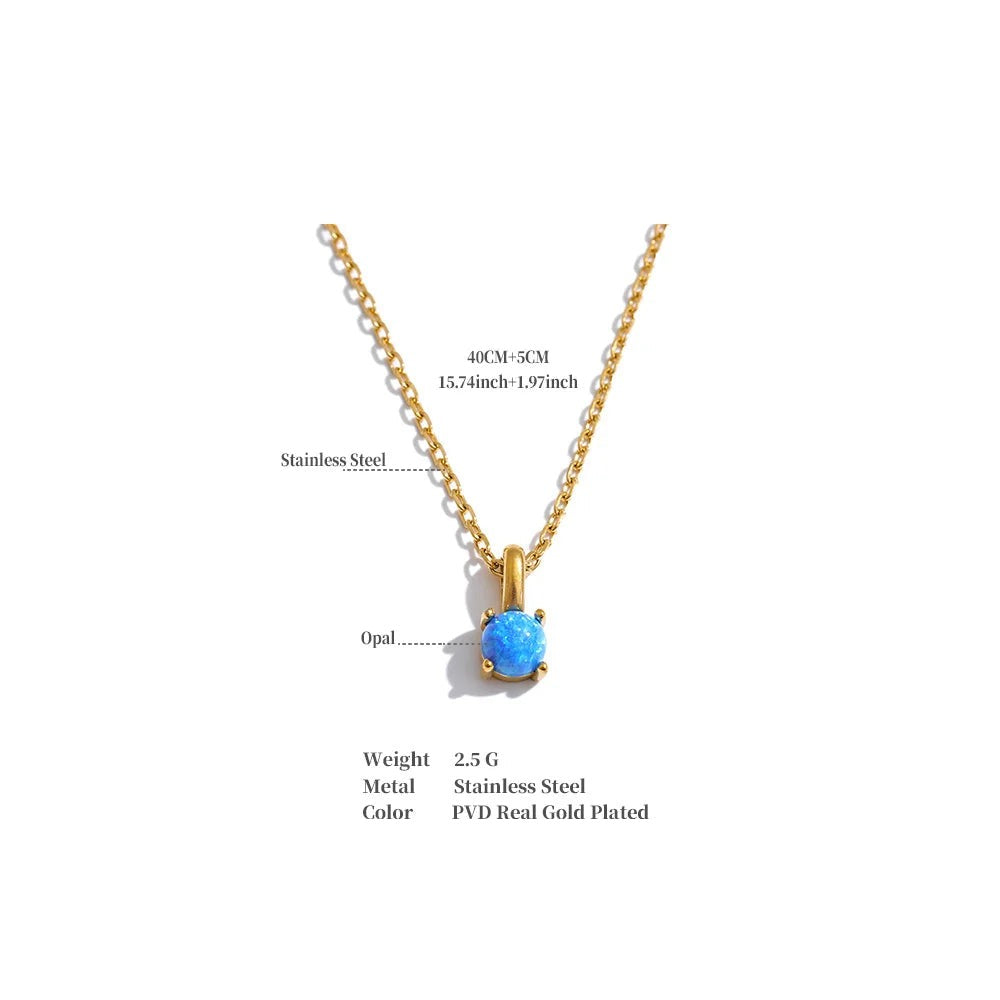 Natural stone geometric necklace in gold-plated stainless steel with natural stone.
