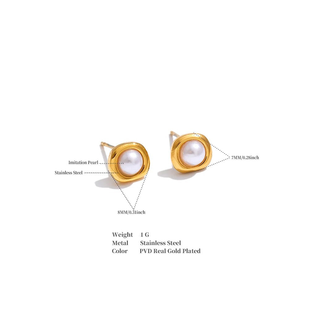 Pearl geometric earrings in gold-plated stainless steel with pearl.
