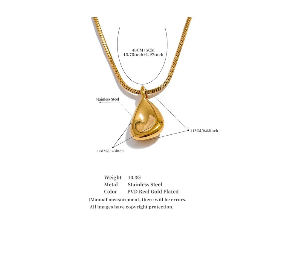 Geometric necklace in gold-plated 316L stainless steel.