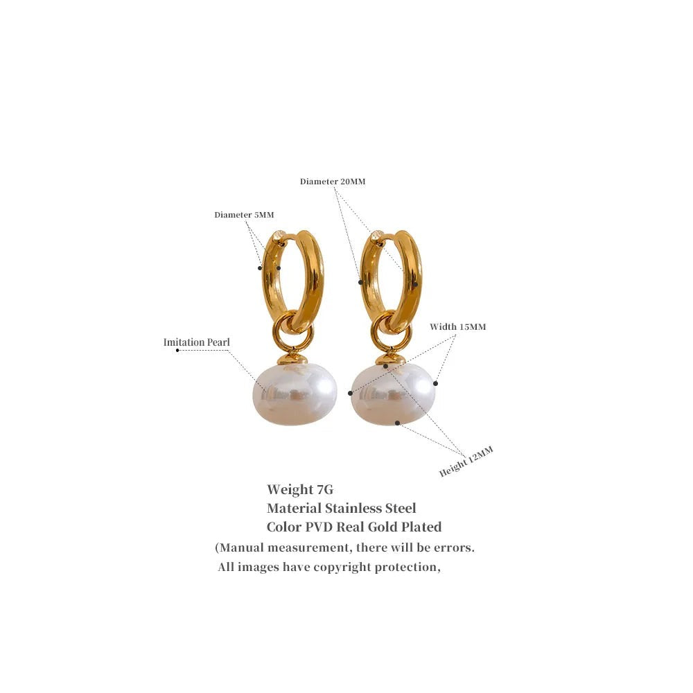 Pearl geometric earrings in gold-plated stainless steel with pearl.
