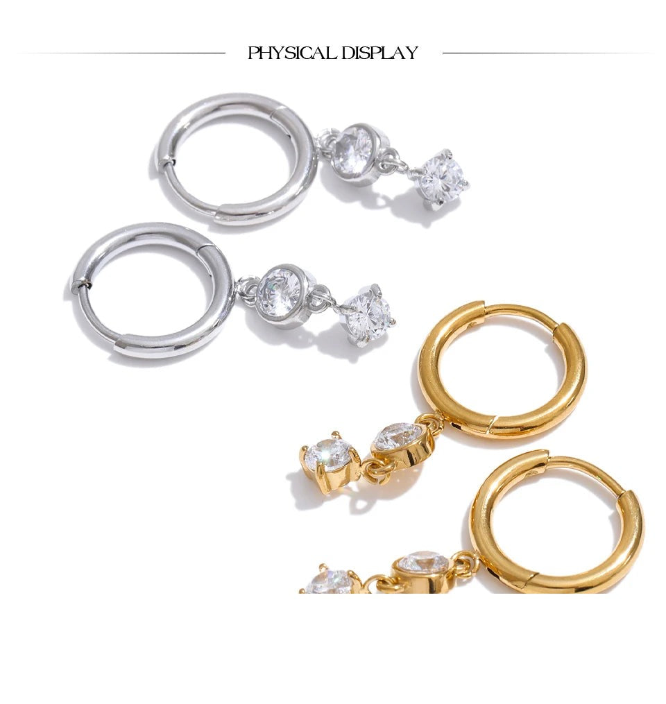 Cubic zirconia geometric earrings in gold-plated stainless steel with cubic zirconia.