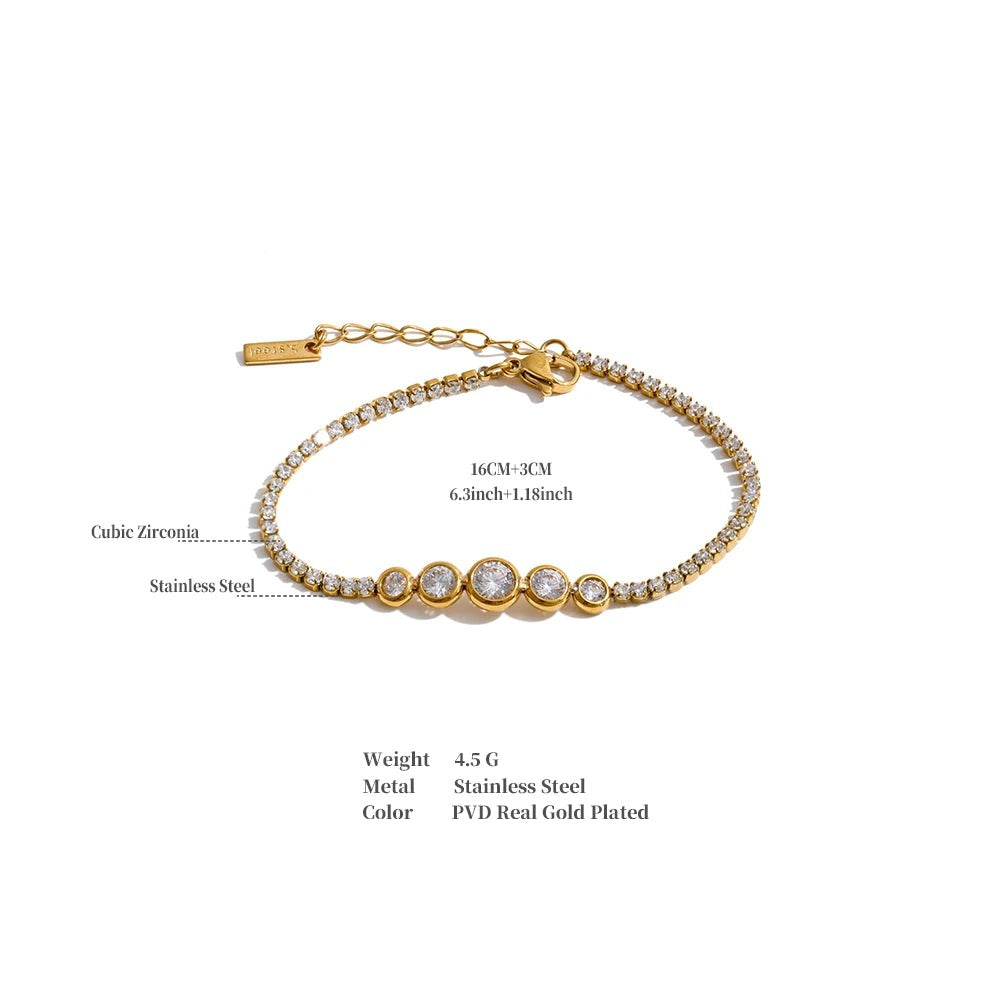Cubic zirconia geometric chain necklace in gold-plated stainless steel with cubic zirconia.