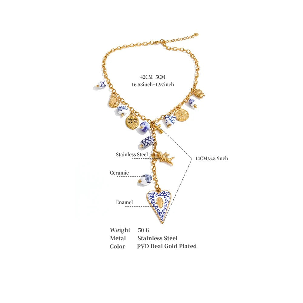 Heart flower necklace in gold-plated stainless steel.
