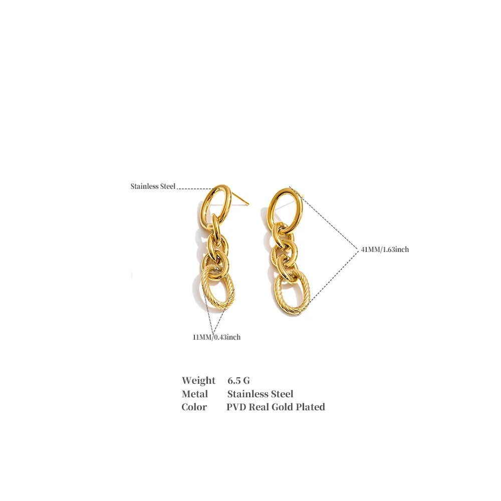 Geometric layered earrings in gold-plated stainless steel.