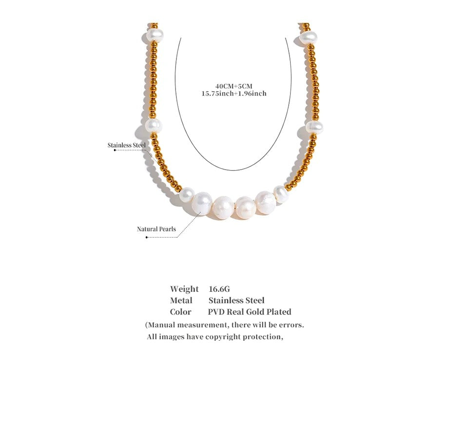 Freshwater pearl geometric necklace in gold-plated stainless steel with freshwater pearl.