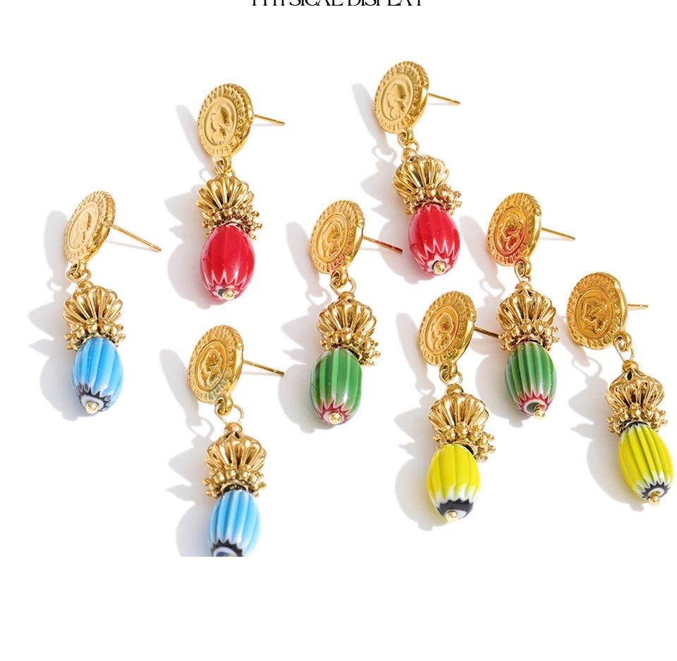 Geometric earrings in gold-plated stainless steel.