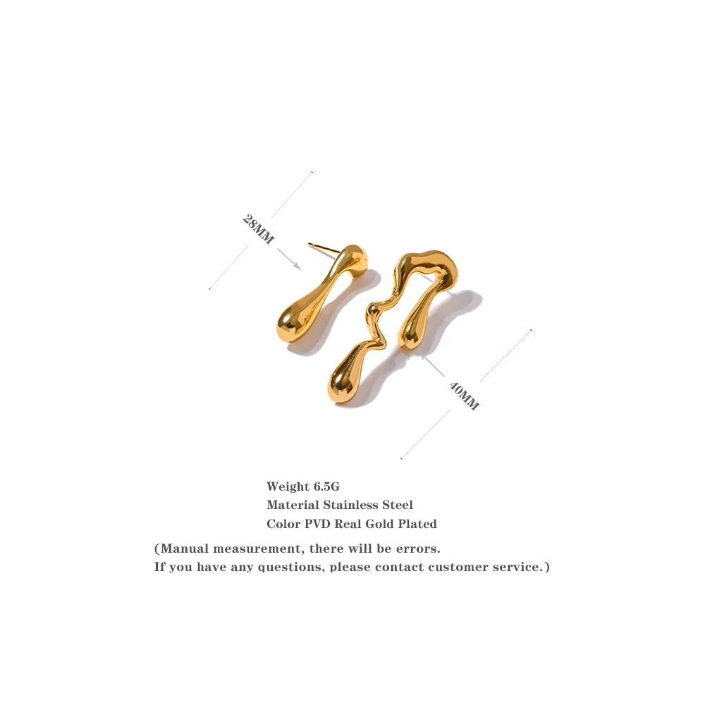 Geometric earrings in 18K gold-plated stainless steel.