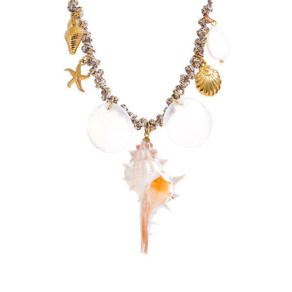 Gold-plated stainless steel necklace with shells.