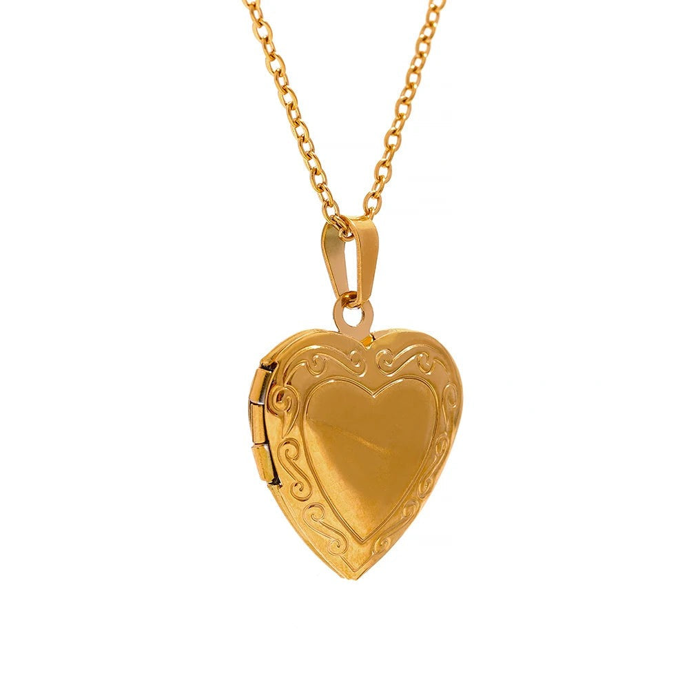 Gold-plated stainless steel heart necklace.