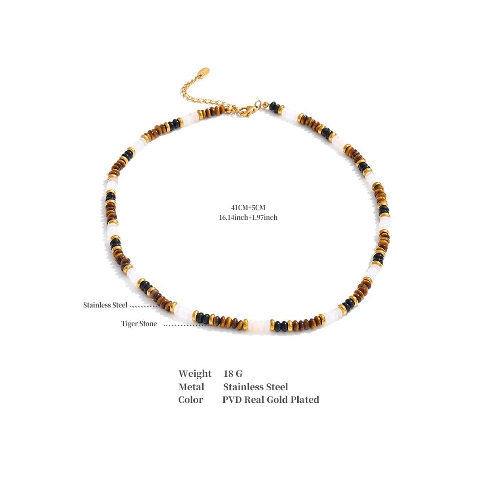 Pink natural stone beaded necklace in gold-plated stainless steel with natural stone.