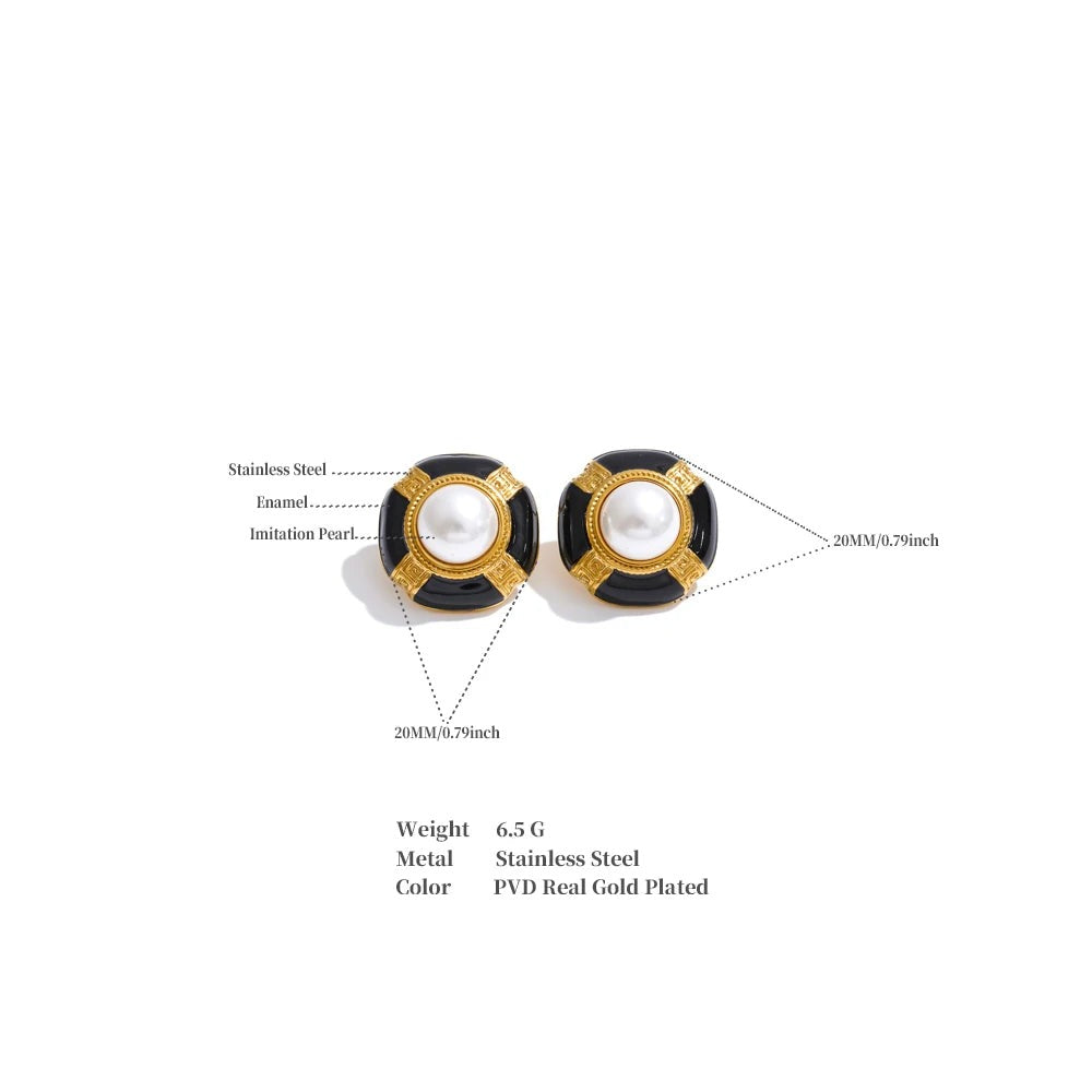 Pearl enamel geometric earrings in gold-plated stainless steel with pearl and enamel.