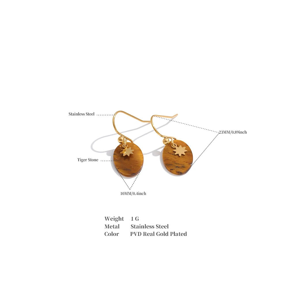 Natural stone geometric earrings in gold-plated stainless steel with natural stone.