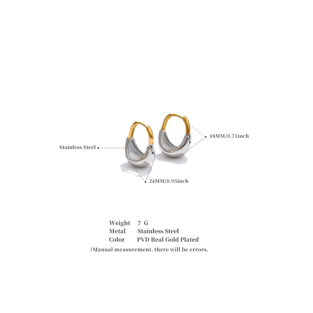 Geometric earrings in gold-plated stainless steel.