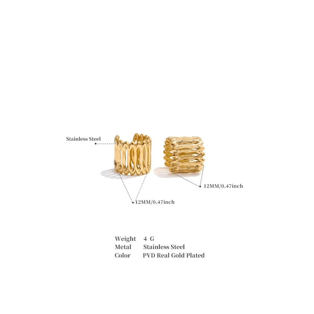 Geometric layered earrings in gold-plated stainless steel.