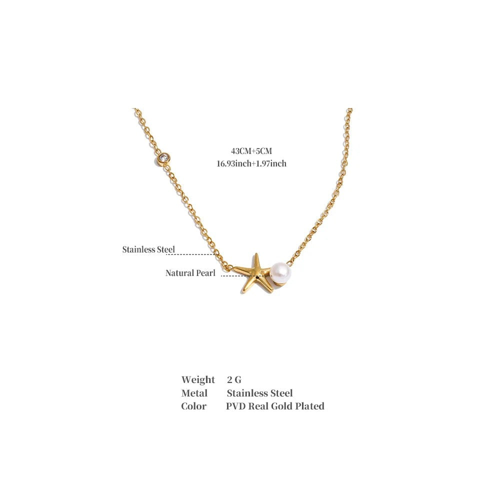 Freshwater pearl star geometric necklace in gold-plated stainless steel with freshwater pearl.
