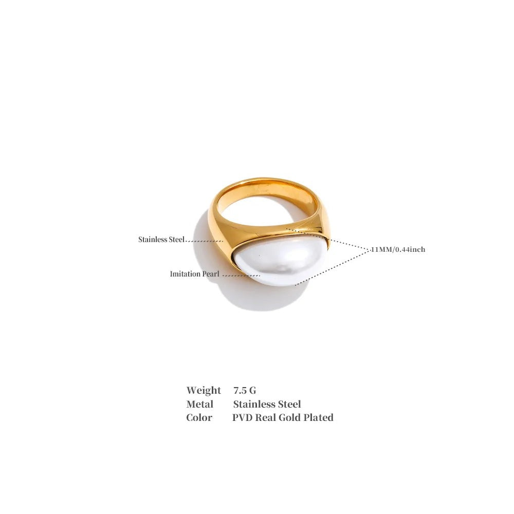 Pearl geometric ring in gold-plated stainless steel with pearl.