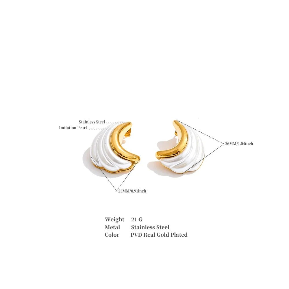 Pearl geometric earrings in gold-plated stainless steel with pearl.